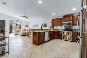 1387 SW 181st Ave, Pembroke Pines, FL 33029 - Photo 5