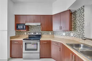3125 NE 184th St, Aventura, FL 33160 - Photo 11
