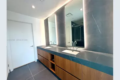 1400 Biscayne Blvd #1602, Miami, FL 33132 - Photo 9
