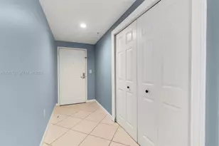 1155 Brickell Bay Dr, Miami, FL 33131 - Photo 13