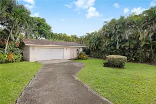 633 NE 119th St, Biscayne Park, FL 33161 - Photo 25