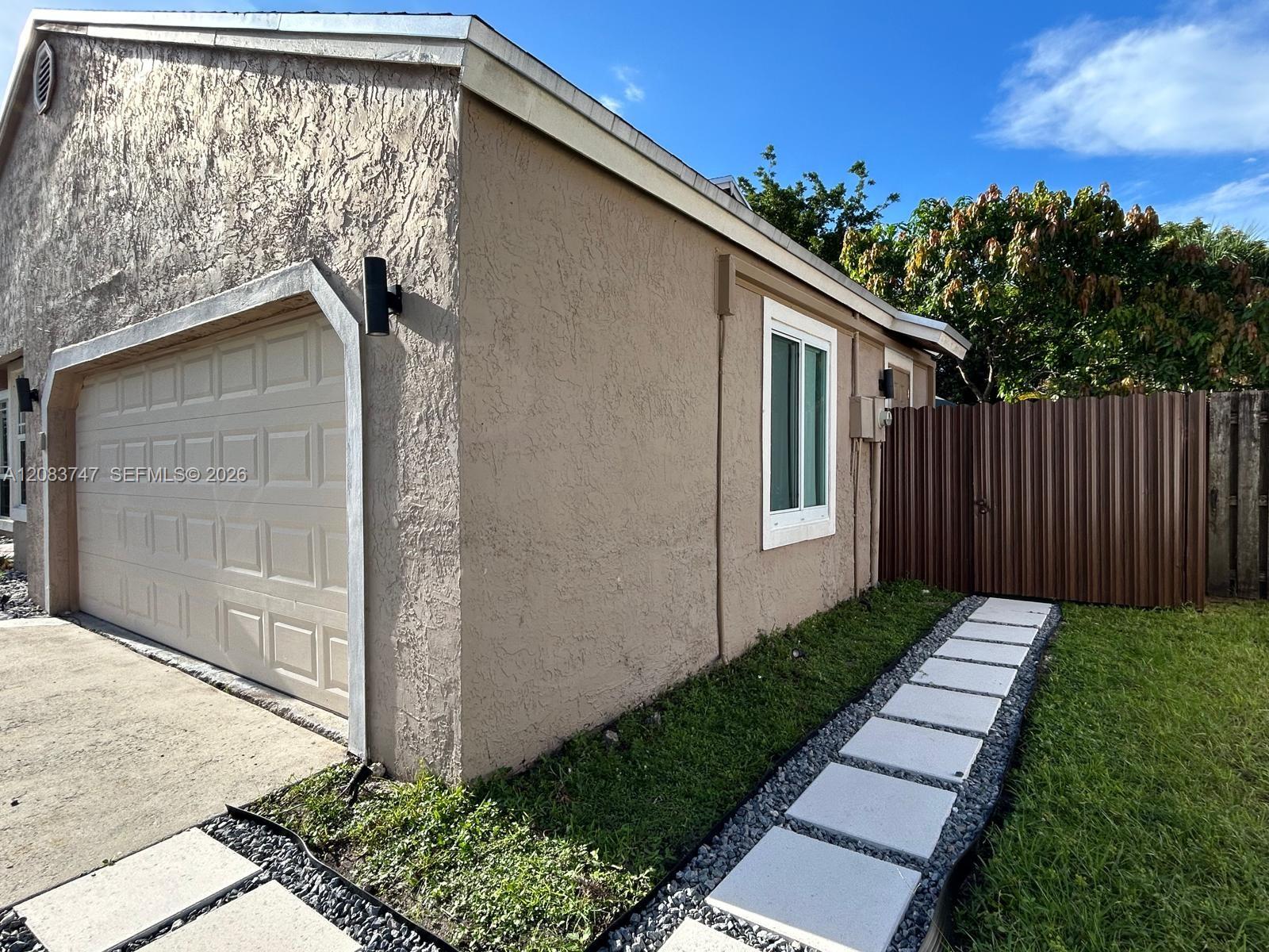 13431 SW 9th Pl #1 - 13431 SW 9th Pl #1, Davie, FL 33325 Luxury Property | Jose Angel Pina