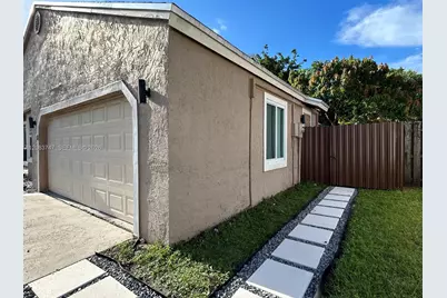 13431 SW 9th Pl #1, Davie, FL 33325 - Photo 1