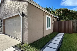 13431 SW 9th Pl, Davie, FL 33325 - Photo 1