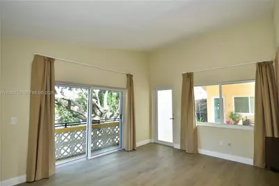 65 W Washington Ave #26, Miami Beach, FL 33139 - Photo 5