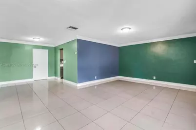 7108 NW 76th Ct, Tamarac, FL 33321 - Photo 5