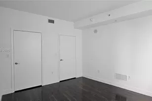 1900 N Bayshore Dr, Miami, FL 33132 - Photo 11