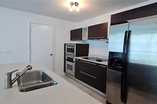 1900 N Bayshore Dr, Miami, FL 33132 - Photo 3