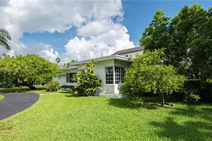 85 S Hibiscus Dr, Miami Beach, FL 33139 - Photo 1