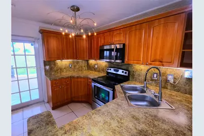 1790 W 58th St #6, Hialeah, FL 33012 - Photo 7