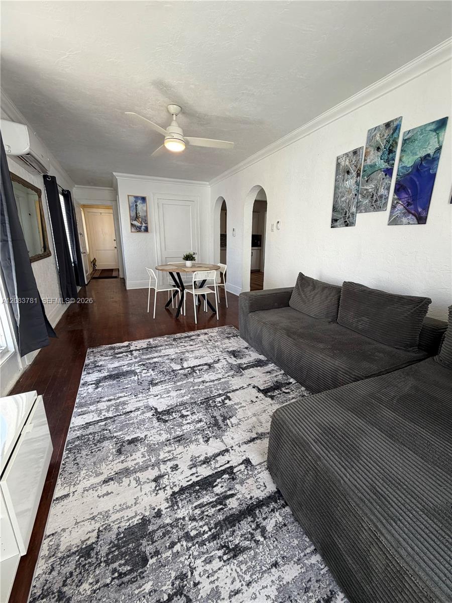 817 Tyler St #8 - 817 Tyler St #8, Hollywood, FL 33019 Luxury Property | Jose Angel Pina