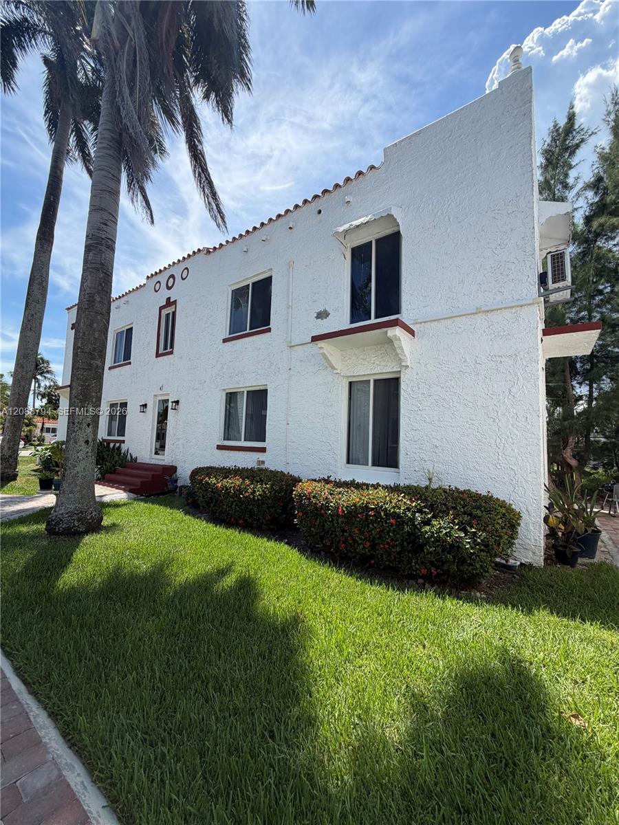 817 Tyler St #1 - 817 Tyler St #1, Hollywood, FL 33019 Luxury Property | Jose Angel Pina