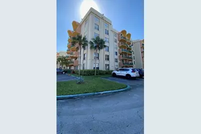 9360 Fontainebleau Blvd #611, Miami, FL 33172 - Photo 1
