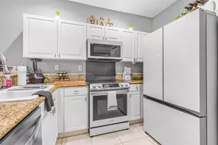 8962 SW 225th St, Cutler Bay, FL 33190 - Photo 9