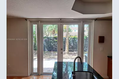 632 SW 107th Ave #606, Pembroke Pines, FL 33025 - Photo 15