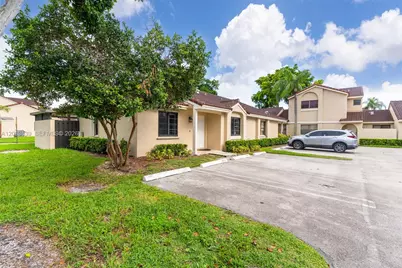 6552 NW 172nd Ln, Hialeah, FL 33015 - Photo 3