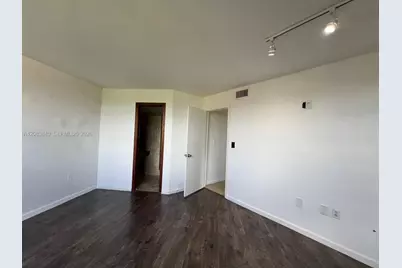 9715 Fontainebleau Blvd #E308, Miami, FL 33172 - Photo 19