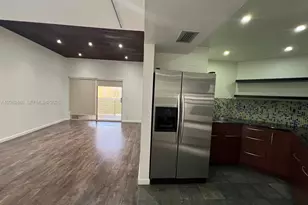9715 Fontainebleau Blvd, Miami, FL 33172 - Photo 7