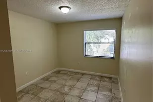 9435 Fontainebleau Blvd, Miami, FL 33172 - Photo 19