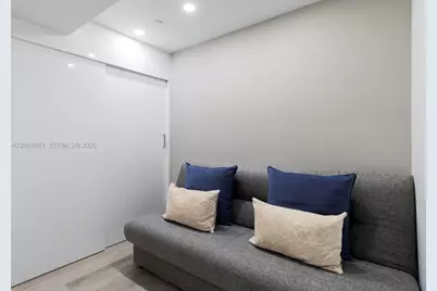55 SW 9th St #3010, Miami, FL 33130 - Photo 7
