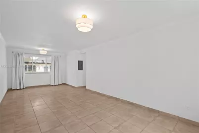 4720 Pine Tree Dr #6, Miami Beach, FL 33140 - Photo 9