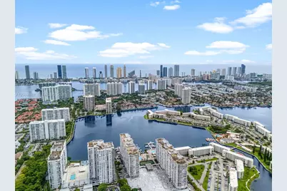 18071 Biscayne Blvd #PH04 & PH03, Aventura, FL 33160 - Photo 15