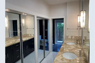 4555 N Jefferson Ave, Miami Beach, FL 33140 - Photo 17
