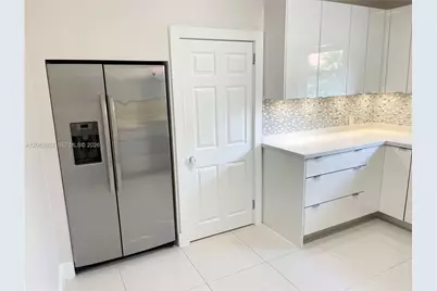 4555 N Jefferson Ave, Miami Beach, FL 33140 - Photo 7