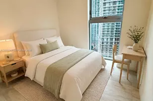 77 SE 5th St, Miami, FL 33131 - Photo 9