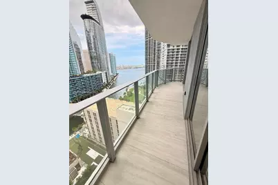 77 SE 5th St #2201, Miami, FL 33131 - Photo 15