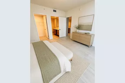 77 SE 5th St #2201, Miami, FL 33131 - Photo 9