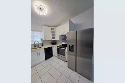 10101 W Okeechobee Rd #10-202, Hialeah Gardens, FL 33016 - Photo 5