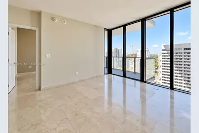 88 SW 7th St #1808, Miami, FL 33130 - Photo 5