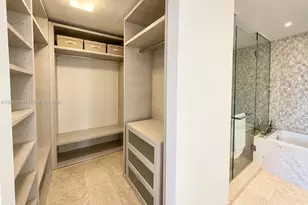 88 SW 7th St, Miami, FL 33130 - Photo 13
