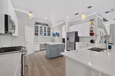 9970 Rookery Cir, Other City - In The State Of Florida, FL 33928 - Photo 13