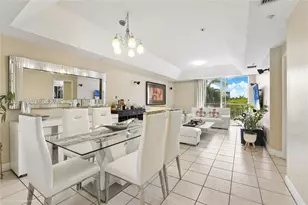 10710 NW 66th St, Doral, FL 33178 - Photo 11