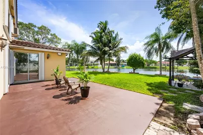 18806 NW 23rd Pl, Pembroke Pines, FL 33029 - Photo 39