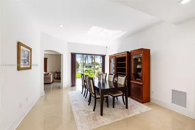18806 NW 23rd Pl, Pembroke Pines, FL 33029 - Photo 7