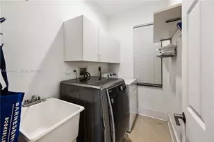 18806 NW 23rd Pl, Pembroke Pines, FL 33029 - Photo 13