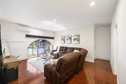 18806 NW 23rd Pl, Pembroke Pines, FL 33029 - Photo 29