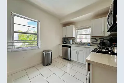 1032 Michigan Ave #B, Miami Beach, FL 33139 - Photo 9