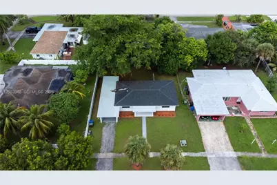810 Wyoming Ave, Fort Lauderdale, FL 33312 - Photo 3