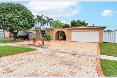 8441 Sunset Strip, Sunrise, FL 33322 - Photo 25