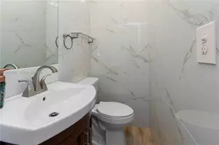 2530 SW 27th St, Miami, FL 33133 - Photo 27