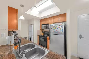 2000 N Bayshore Dr, Miami, FL 33137 - Photo 9