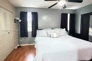 10726 NW 11th St, Pembroke Pines, FL 33026 - Photo 7
