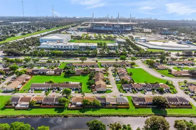 20248 NW 27th Place, Miami Gardens, FL 33056 - Photo 15