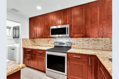 2408 N 35th Ave, Hollywood, FL 33021 - Photo 23