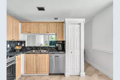 15037 SW 50th Ct #N/A, Davie, FL 33331 - Photo 5