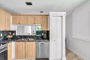 15037 SW 50th Ct, Davie, FL 33331 - Photo 5
